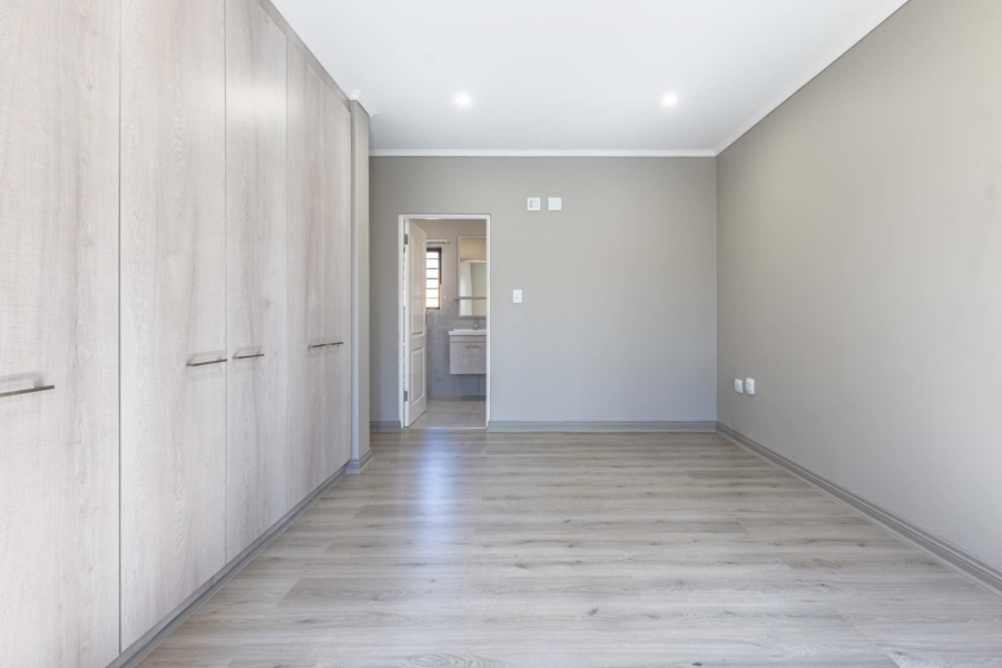 1 Bedroom Property for Sale in North Riding AH Gauteng