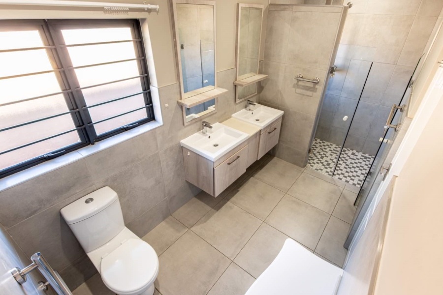 1 Bedroom Property for Sale in North Riding AH Gauteng