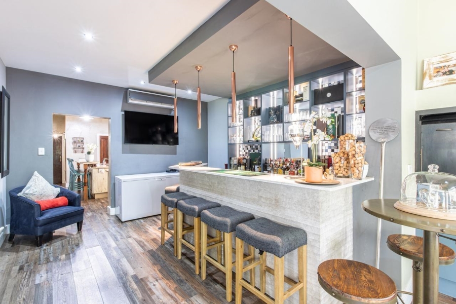 5 Bedroom Property for Sale in Featherbrooke Estate Gauteng