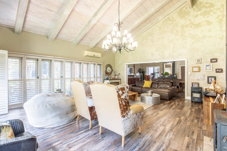 5 Bedroom Property for Sale in Featherbrooke Estate Gauteng