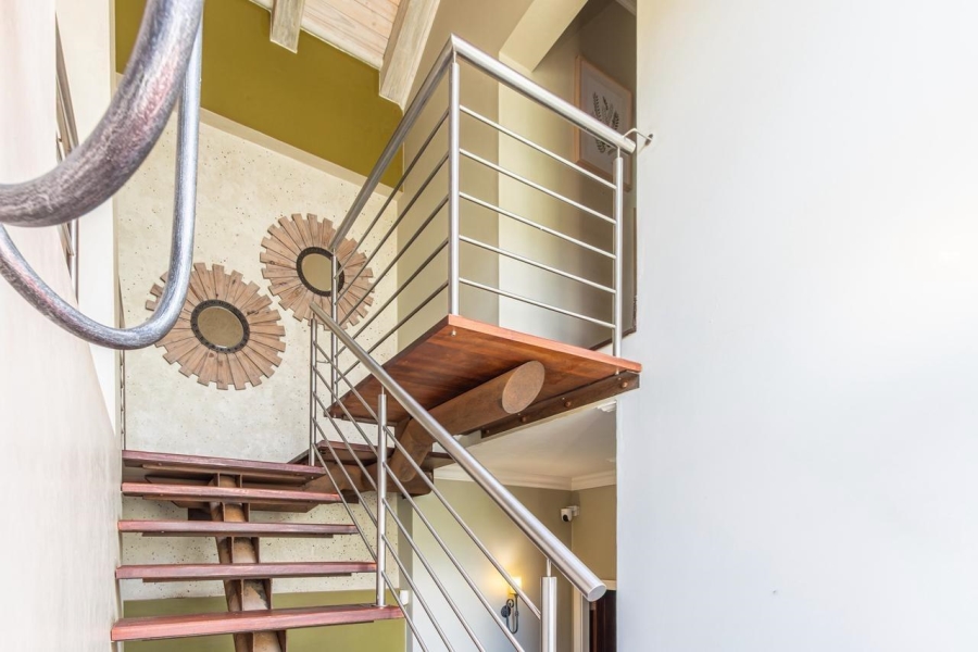 5 Bedroom Property for Sale in Featherbrooke Estate Gauteng