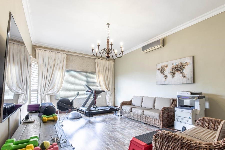 5 Bedroom Property for Sale in Featherbrooke Estate Gauteng