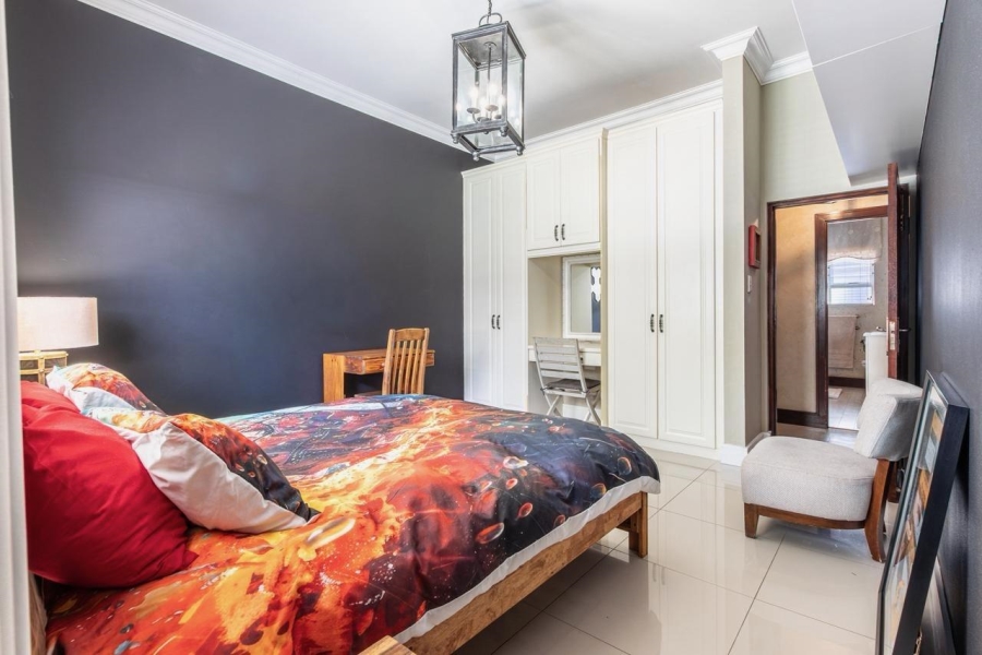 5 Bedroom Property for Sale in Featherbrooke Estate Gauteng