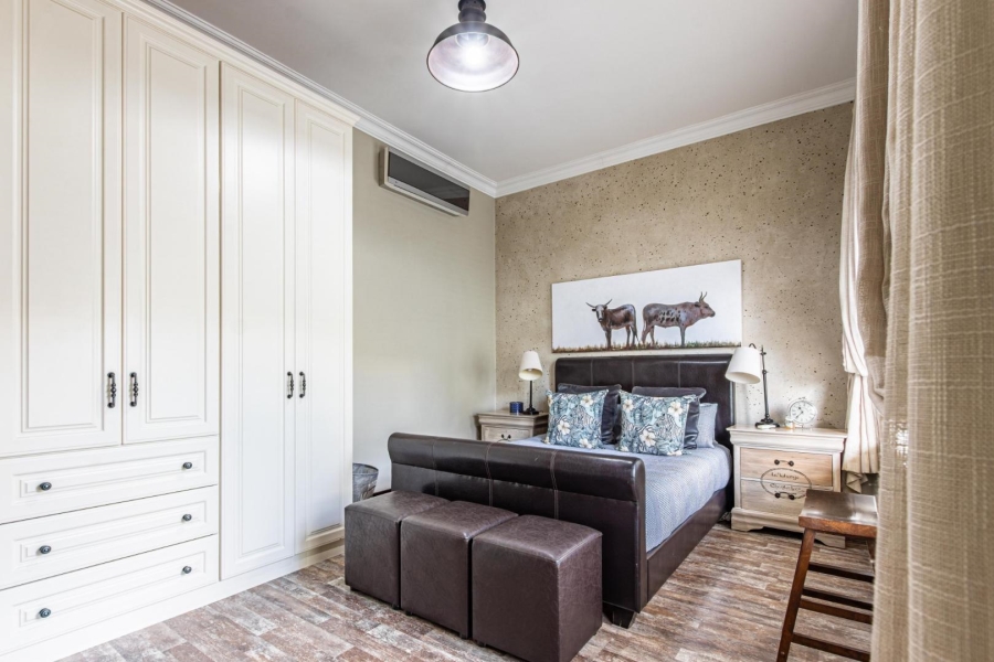 5 Bedroom Property for Sale in Featherbrooke Estate Gauteng