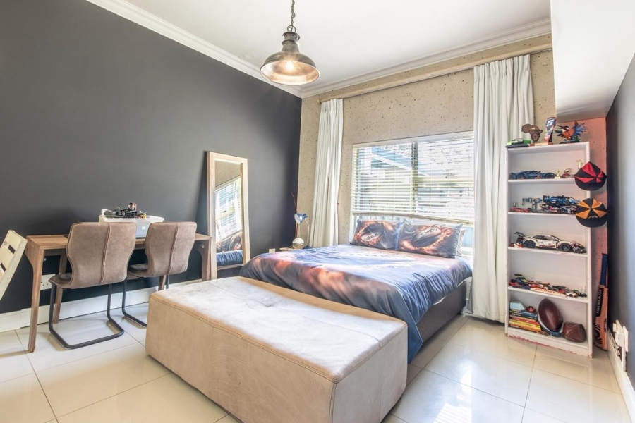5 Bedroom Property for Sale in Featherbrooke Estate Gauteng