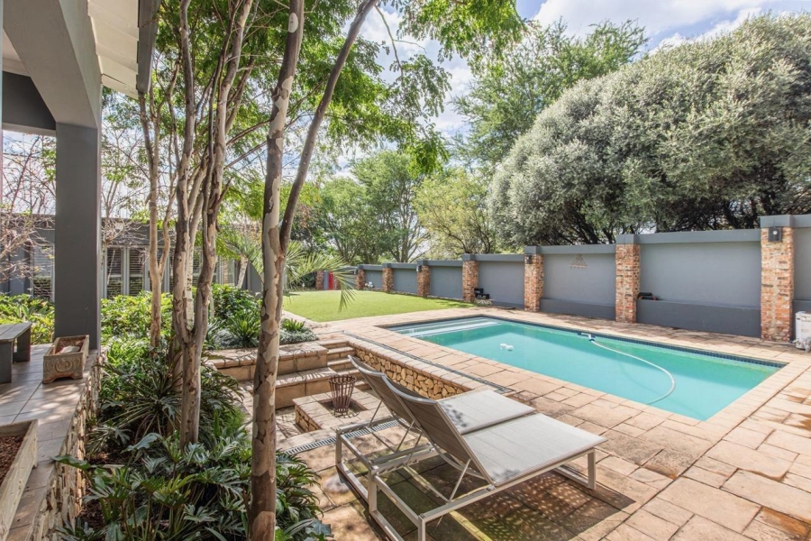 5 Bedroom Property for Sale in Featherbrooke Estate Gauteng