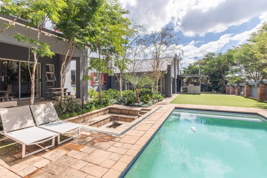 5 Bedroom Property for Sale in Featherbrooke Estate Gauteng