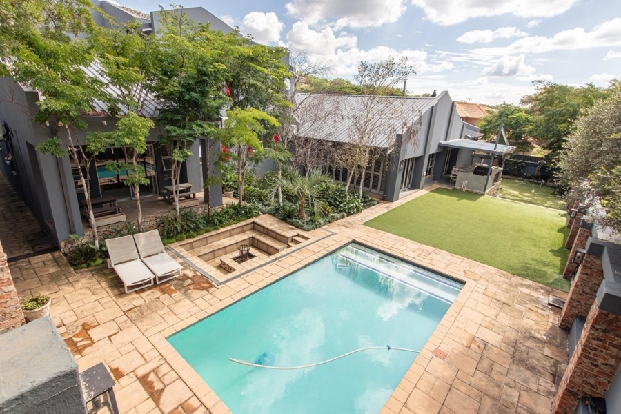 5 Bedroom Property for Sale in Featherbrooke Estate Gauteng