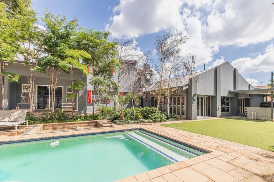 5 Bedroom Property for Sale in Featherbrooke Estate Gauteng