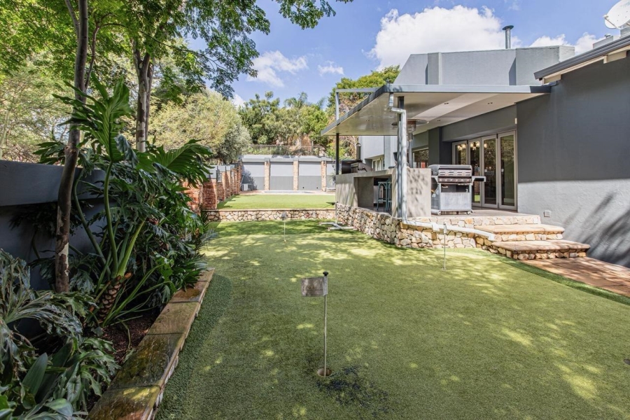 5 Bedroom Property for Sale in Featherbrooke Estate Gauteng