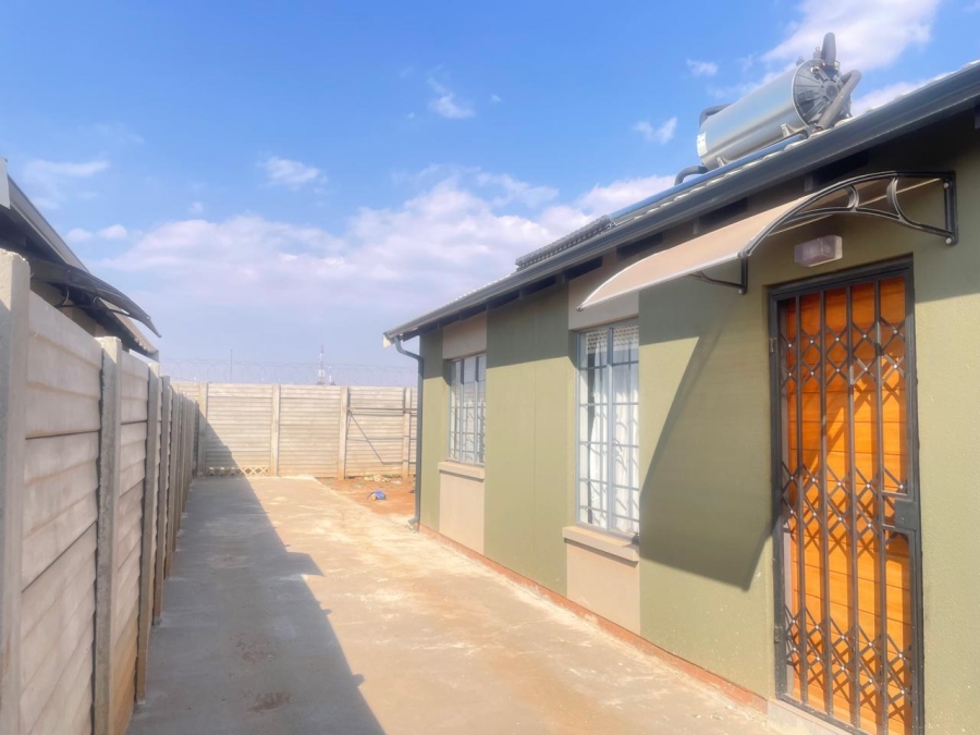3 Bedroom Property for Sale in Sky City Gauteng