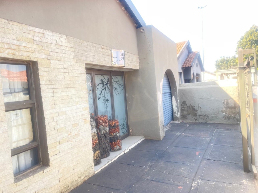 3 Bedroom Property for Sale in Protea North Gauteng