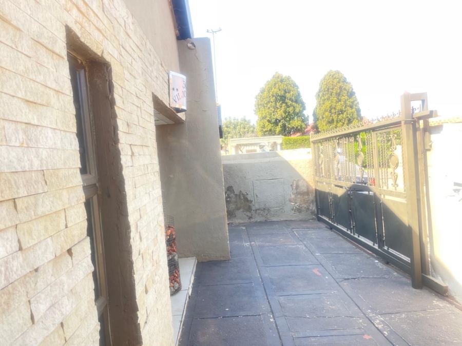 3 Bedroom Property for Sale in Protea North Gauteng