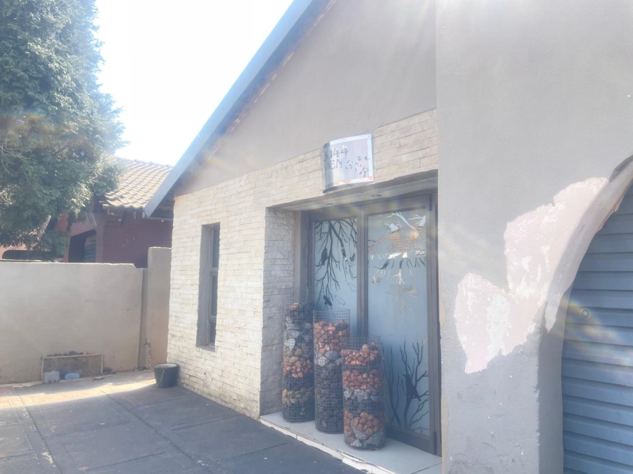 3 Bedroom Property for Sale in Protea North Gauteng