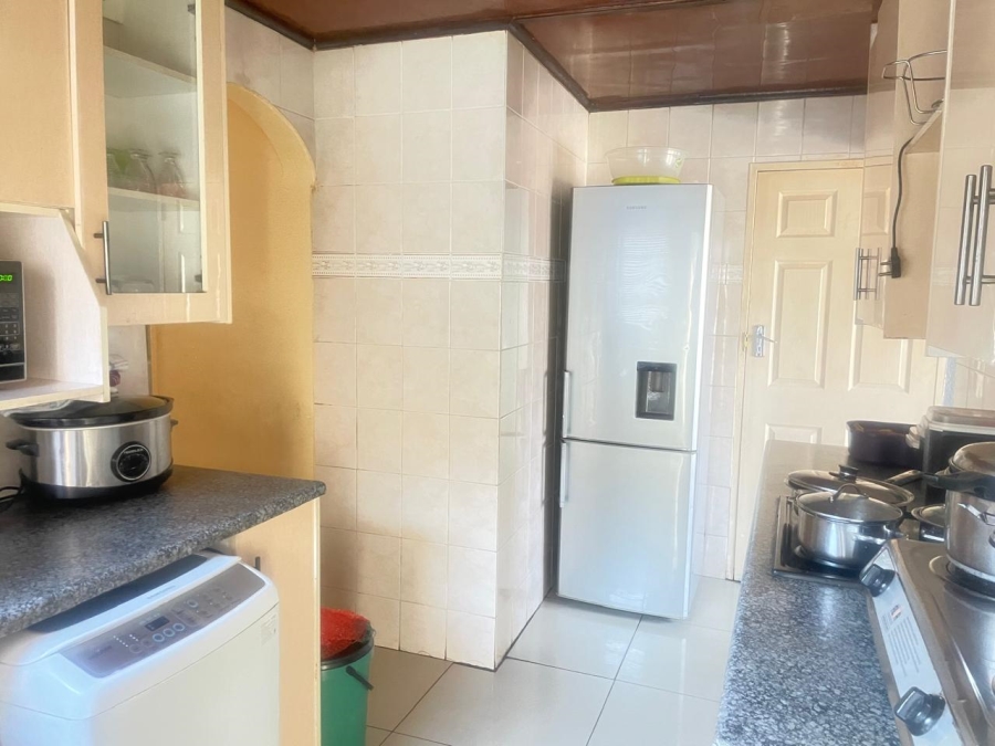 3 Bedroom Property for Sale in Protea North Gauteng