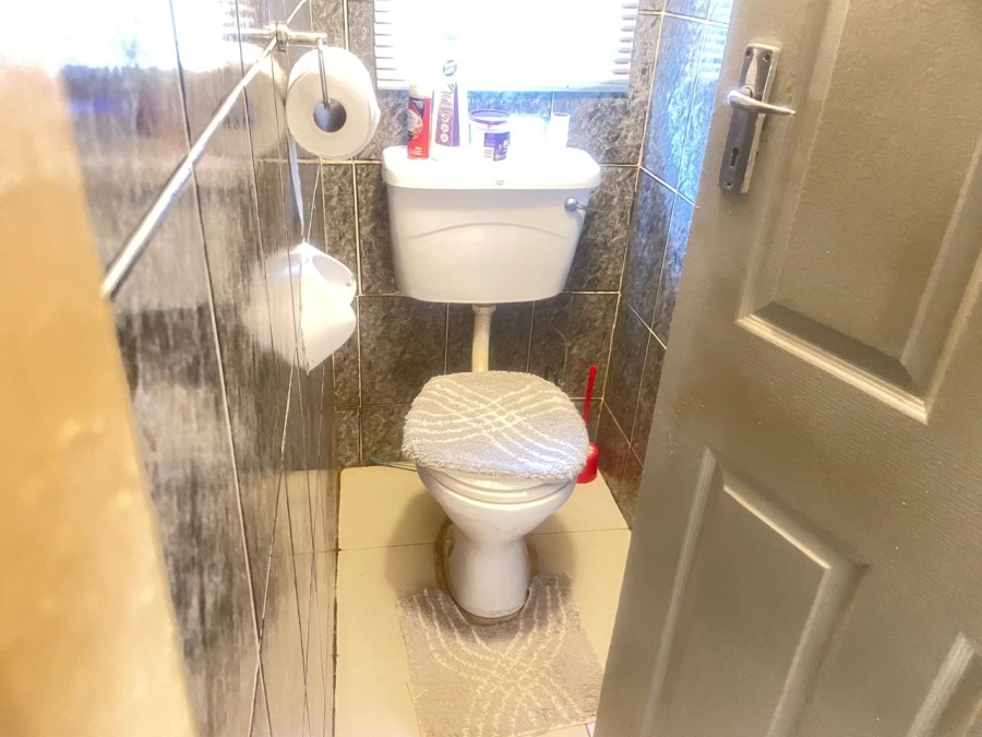 3 Bedroom Property for Sale in Protea North Gauteng