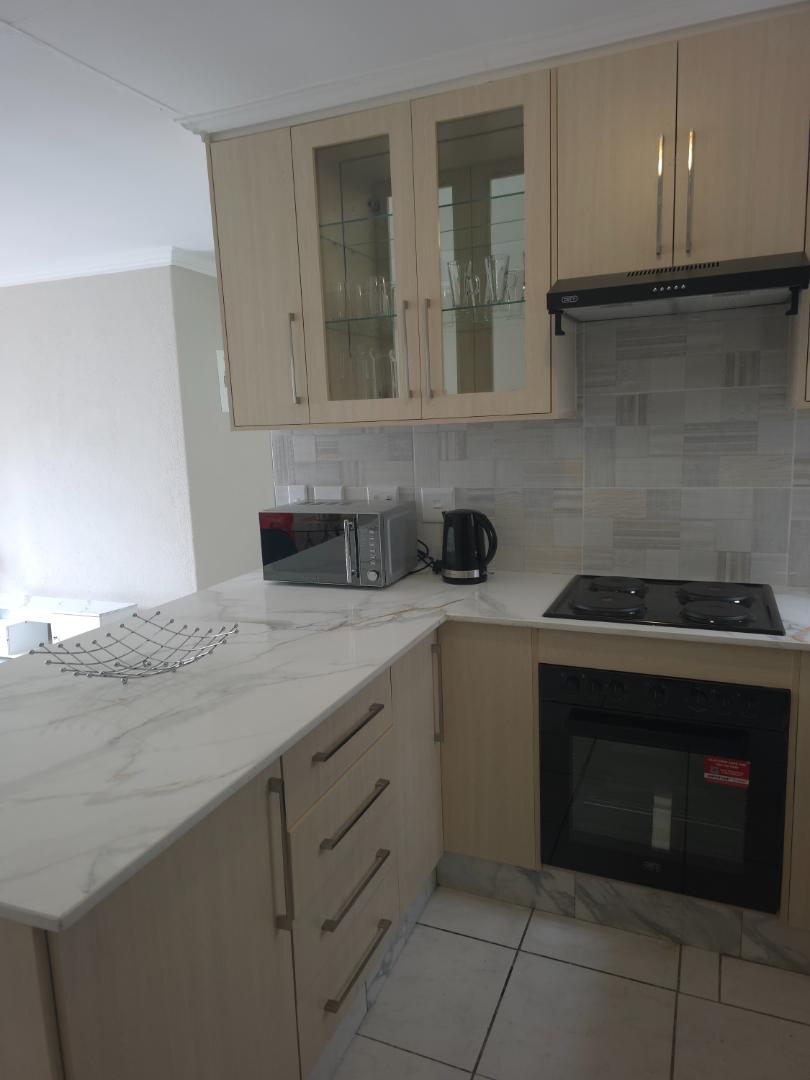 2 Bedroom Property for Sale in Benmore Gardens Gauteng
