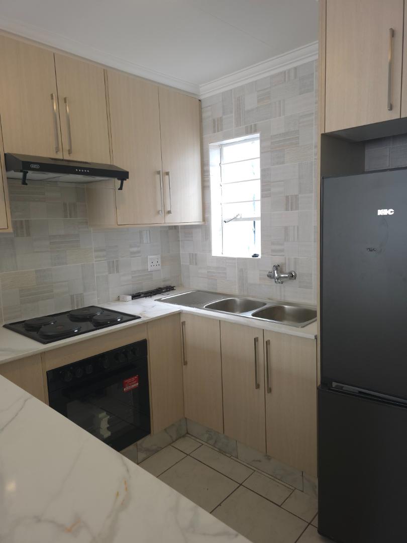 2 Bedroom Property for Sale in Benmore Gardens Gauteng