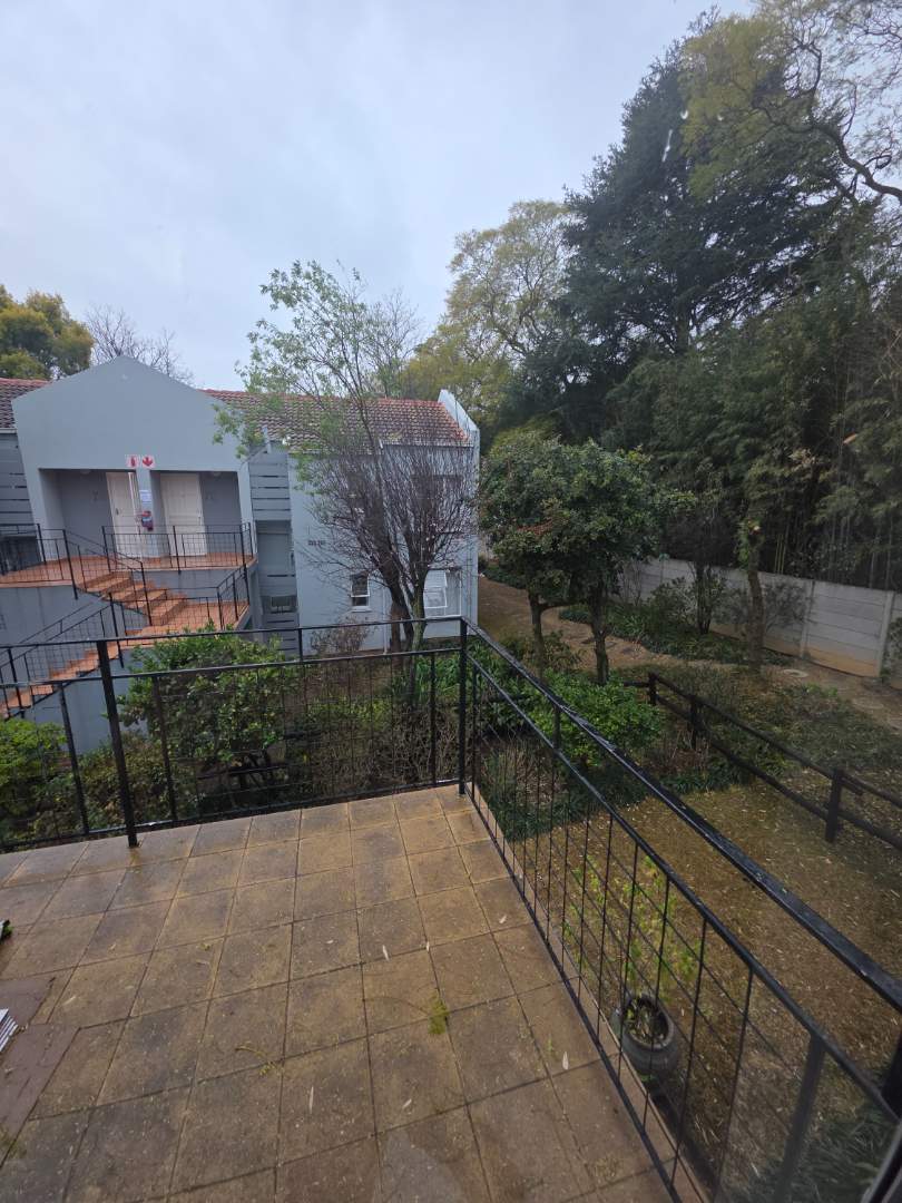2 Bedroom Property for Sale in Benmore Gardens Gauteng