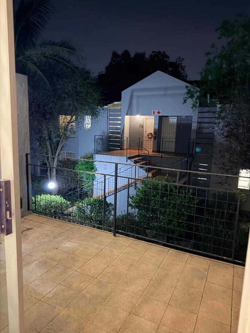 2 Bedroom Property for Sale in Benmore Gardens Gauteng