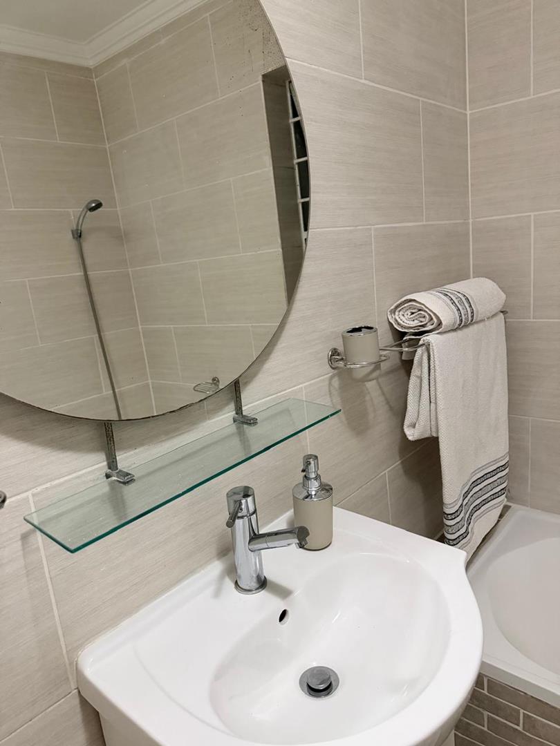 2 Bedroom Property for Sale in Benmore Gardens Gauteng