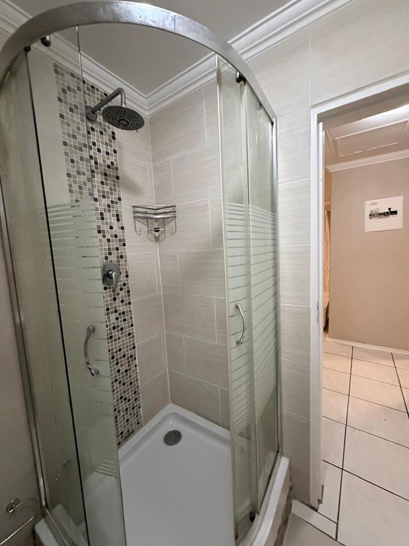 2 Bedroom Property for Sale in Benmore Gardens Gauteng