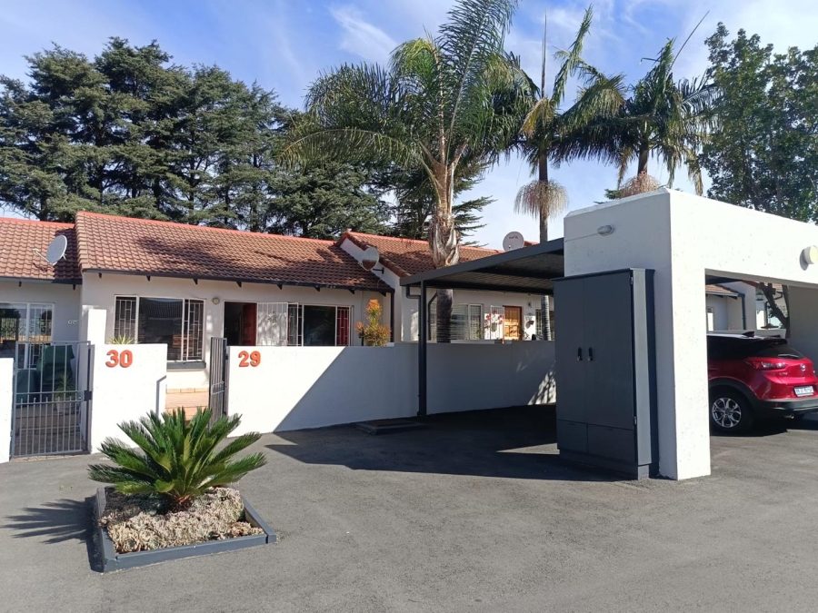 1 Bedroom Property for Sale in Weltevreden Park Gauteng