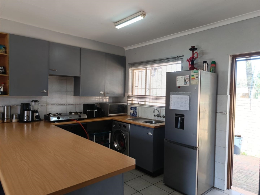 1 Bedroom Property for Sale in Weltevreden Park Gauteng