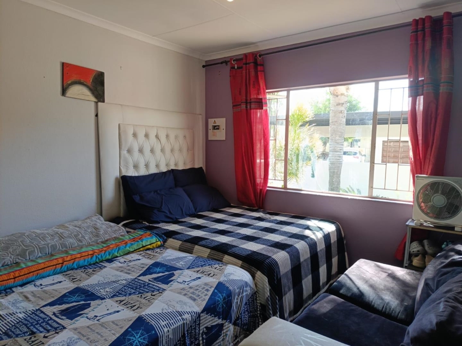 1 Bedroom Property for Sale in Weltevreden Park Gauteng