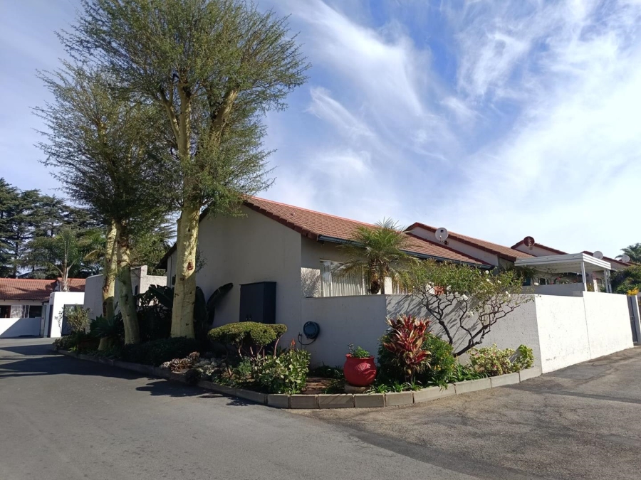 1 Bedroom Property for Sale in Weltevreden Park Gauteng