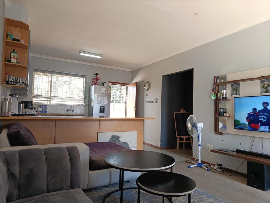 1 Bedroom Property for Sale in Weltevreden Park Gauteng