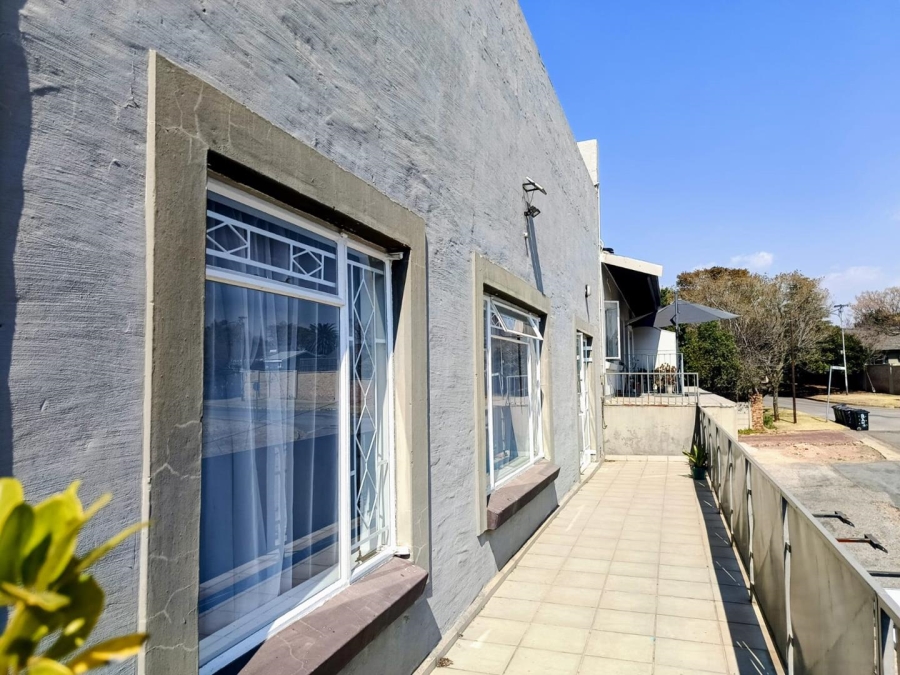 2 Bedroom Property for Sale in Floracliffe Gauteng