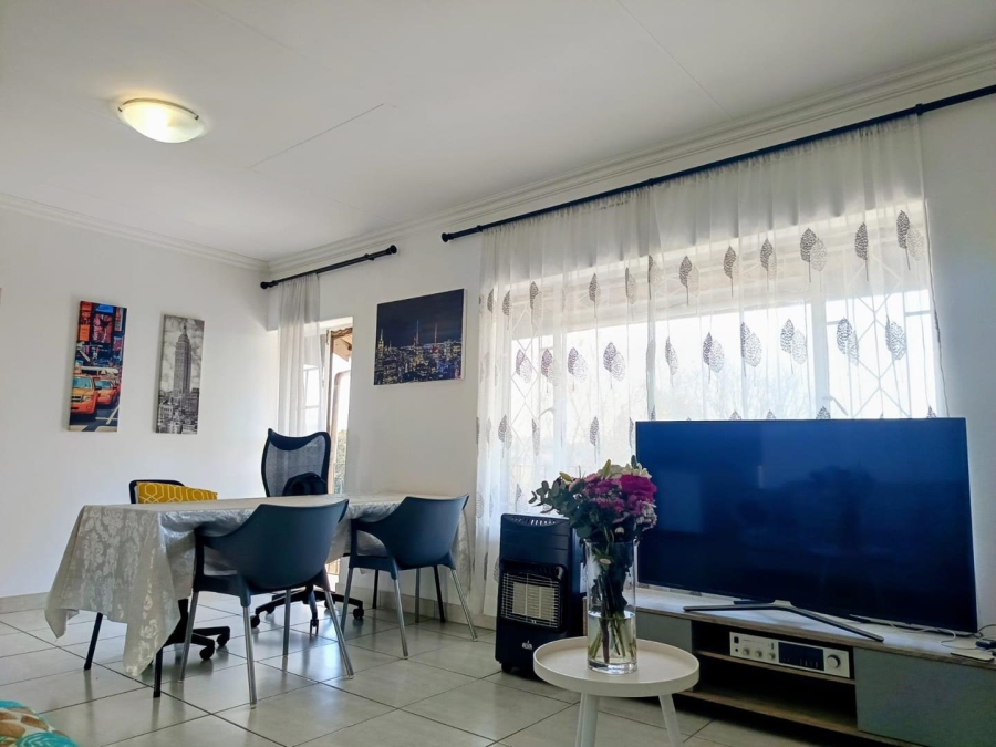 2 Bedroom Property for Sale in Floracliffe Gauteng
