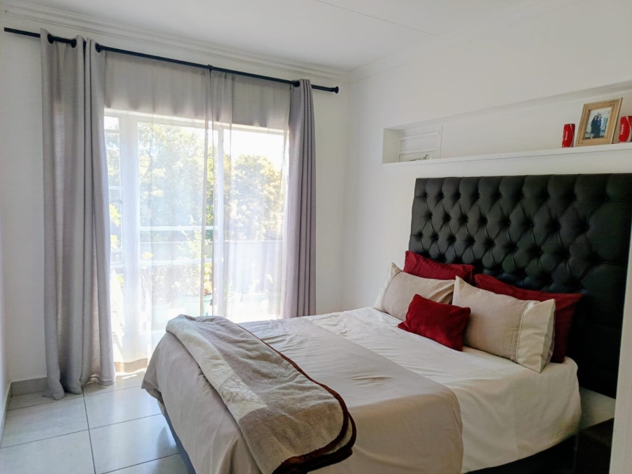 2 Bedroom Property for Sale in Floracliffe Gauteng