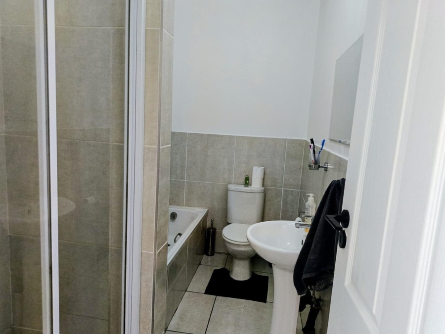 2 Bedroom Property for Sale in Floracliffe Gauteng