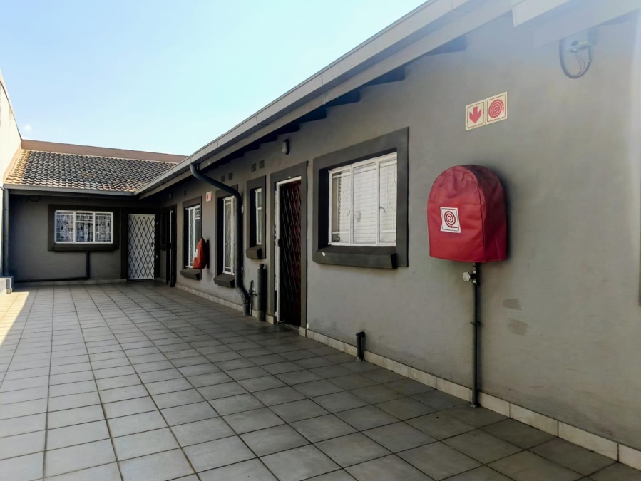 2 Bedroom Property for Sale in Floracliffe Gauteng