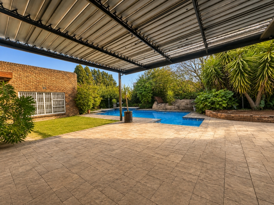 4 Bedroom Property for Sale in Brackenhurst Gauteng