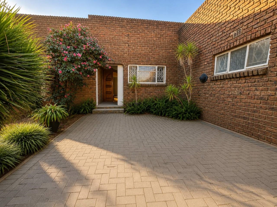4 Bedroom Property for Sale in Brackenhurst Gauteng