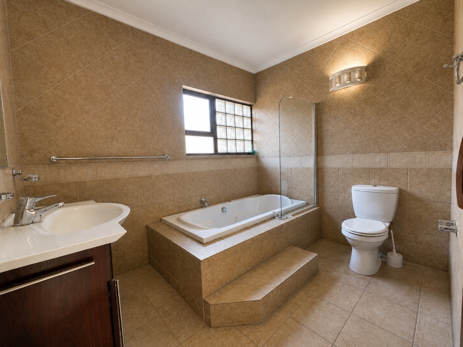 4 Bedroom Property for Sale in Brackenhurst Gauteng