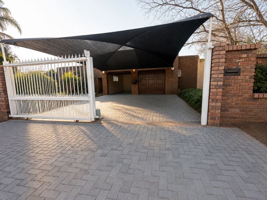 4 Bedroom Property for Sale in Brackenhurst Gauteng
