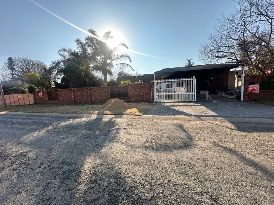 4 Bedroom Property for Sale in Brackenhurst Gauteng