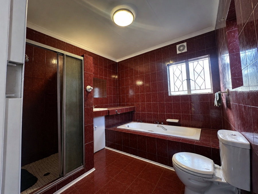 4 Bedroom Property for Sale in Brackenhurst Gauteng