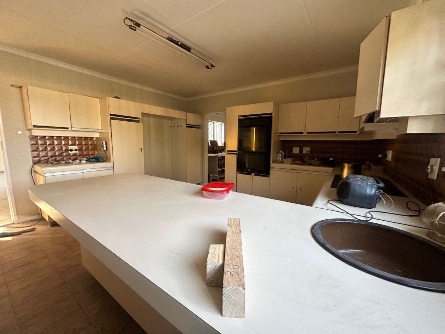 4 Bedroom Property for Sale in Brackenhurst Gauteng