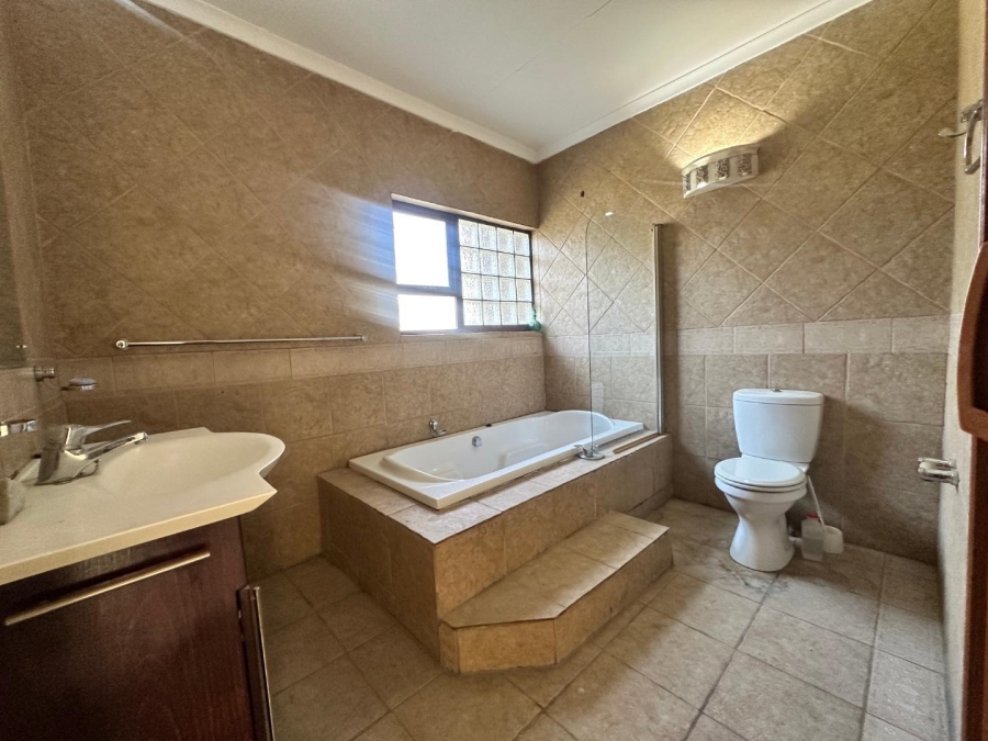 4 Bedroom Property for Sale in Brackenhurst Gauteng