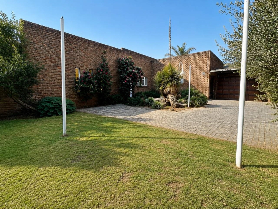4 Bedroom Property for Sale in Brackenhurst Gauteng