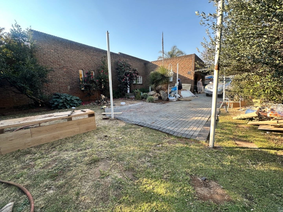 4 Bedroom Property for Sale in Brackenhurst Gauteng