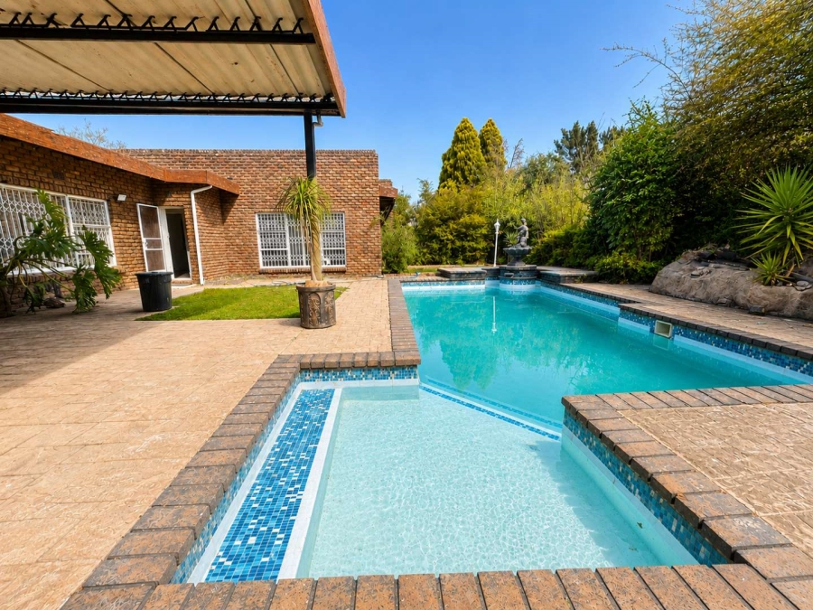 4 Bedroom Property for Sale in Brackenhurst Gauteng