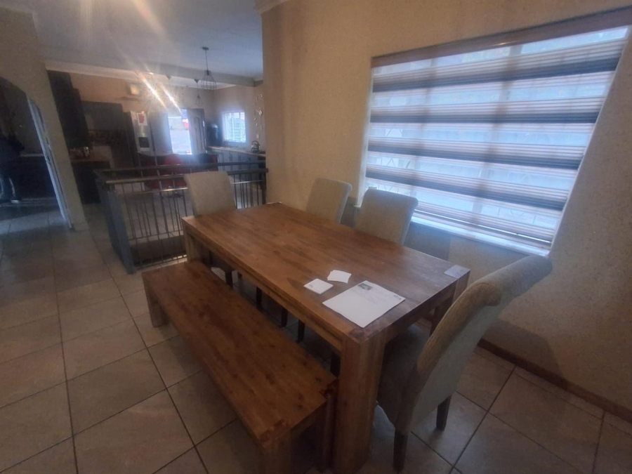 3 Bedroom Property for Sale in Mulbarton Gauteng