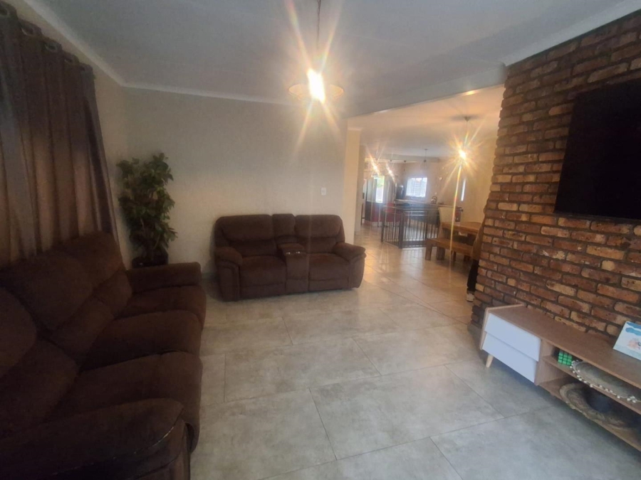 3 Bedroom Property for Sale in Mulbarton Gauteng