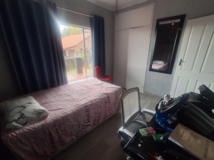 3 Bedroom Property for Sale in Mulbarton Gauteng